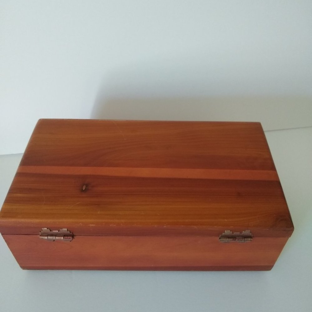 Lane Mini Cedar Wood Keepsake Box Richmond, Va. - Picture 6 of 8